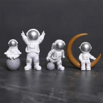 4 tk Auto Astronauti Figuur Kuju Kaunistused Ornament Auto Sisekujundus Kosmonaudi Skulptuur Ornament h&otilde;be