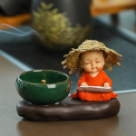 Loominguline ja armas &otilde;lgk&uuml;bar munk Zen aroomiteraapia pliit t&ouml;&ouml;laua kaunistus sandlipuu agarpuu viirukist sisestusiste