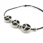 Les Tr&eacute;sors De Lily [J1152] - Bracelet fantaisie 'Peace' noir must