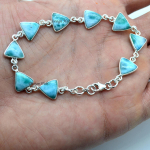 Larimari k&auml;ev&otilde;ru, 925 h&otilde;bedast k&auml;ev&otilde;ru, Boho vintage stiilis k&auml;sitsi valmistatud h&otilde;bedast k&auml;ev&otilde;ru, sinisest kivist h&otilde;bedast k&auml;ev&otilde;ru, kingitused j&otilde;uludeks 7.50'' sinine