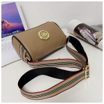 Naiste ehtsast nahast k&auml;ekotid Disainer P&ouml;&ouml;rlev metallist lukk Naiste &otilde;lakotid Mood Uus luksusbr&auml;ndi naiste k&auml;ekott must