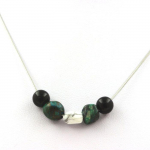 Pierres et Min&eacute;raux. Collier perles Agate noire 8 mm + Chrysocolle des USA + Howlite des Chaine en acier inoxydable.