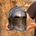 Must Barbuta kiiver Keskaegne r&uuml;&uuml;tli soomus 18g pehme teras LARP Cosplay Halloweeni kost&uuml;&uuml;m Visiiriga s&otilde;dalase kiiver