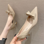 Lakknahast keskmise kontsaga naiste kingad Korea stiilis vibus&otilde;lme terava varbaga tikk-kontsaga &uuml;hekordsed kingad Naissoost Fairy Style Temperament k&otilde;rged kontsad 40