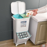 2 kihiline klassifikatsioon pr&uuml;gikast k&ouml;&ouml;k plastikust pr&uuml;gikast niiske ja kuiva nupuvajutusega ringlussev&otilde;tuga virnastatud sorteerimispr&uuml;gikast 1 lip gray