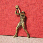Retro messingist korvpall klassikaline laskeasend Miniatuurid Kujukesed Suveniirikingitused f&auml;nnidele V&otilde;tmehoidja ripats Ehted 1PCS