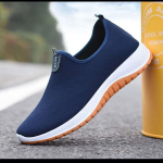 Meeste vabaajajalatsid Uus mood hingav veniv l&otilde;uendjalatsid Mugavad k&otilde;ndimise tasapinnalised jalan&otilde;ud. 41 sinine