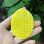 1 tk pehmest silikoonist n&auml;oharja puhastusvahend ja masseerija k&auml;sitsi n&auml;opuhastushari kooriv silikoonist n&auml;okoorija naistele meestele kollane