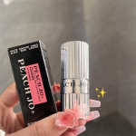 Black Rose Lip Balm Moisturizes, hydrates and hydrates, prevents dryness and cracks, and reduces lip lines Black rose Lipstick