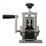 K&auml;sitsi juhtme koorimismasin koorija k&auml;si v&auml;nt ja puuriga juhitav vanametalli vask taaskasutus