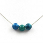 Pierres et Min&eacute;raux. Collier 3 perles Apatite 8 mm Chaine en acier inoxydable.