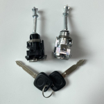 Ukse lukustuskomplekt v&otilde;tmega(L&R) 69052-06010/69051-06010 Toyota Camry 2002-2006 jaoks