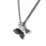 NOA [I2222] &ndash; h&otilde;be-roheline 'Crystal Butterfly' disainiga kaelakee roheline