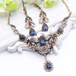 Retro kullav&auml;rvi Vintage India ehtekomplektid Naiste rippk&otilde;rvar&otilde;ngad kaelakee Bohemia lillede pulmaehted