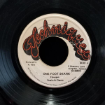 7-tolline plaat FLOURGON - One Foot Skank NONE Techniques Jamaica Reggae, Ska & Dub Kasutatud