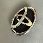 TOYOTA YARIS OEM ESIMESED M&Auml;RGID 75301-52080 SOBIB YARIS SEDANILE 2007-2014 rvxb06 h&otilde;be