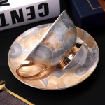 Euroopa Kohtu stiilis kohvitass ja taldrik Kaheosaline luksusliku kuldse k&auml;epidemega keraamilise tassi komplekt veetass p&auml;rastl&otilde;unatee piimatass 1-2 tk.