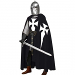 Halloweeni cosplay keskaegne kost&uuml;&uuml;m, meeste teutooni r&uuml;&uuml;tli ristis&otilde;dijate tuunika ja mantel, taasesitus LARP XL valge
