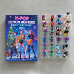 Kpop Deemonik&uuml;tid Advendikalender Huntrix Rumi Mira Zoey SAJA Poisid Derpy Tiiger Uusaasta Kaunistused J&otilde;ulude Tagasilugemise M&auml;nguasjad Kingitused Two Calendars