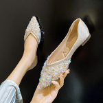 Litrite ja p&auml;rlitega slip-on naiste korterkingad Luksuslikud pulma-pruudikingad Elegantne ja moodne Soodustusega 39 Terava ninaga kingad naistele 35