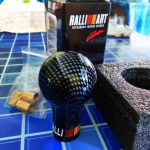 Ralliart Carbon Look Manuaalk&auml;igukasti k&auml;iguvahetusnupp Mitsubishi jaoks