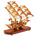 Messingist k&auml;sitsi valmistatud disainlaev, jahi esitlus, miniatuursed, kodukaunistused