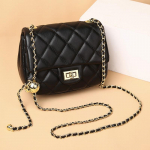 K&auml;ekott Naiste mood Ehtsast nahast naistekott All Crossbody kott Diamond Check Chain &otilde;lakott must