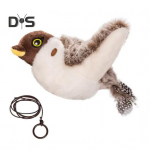 Interaktiivne lehvitavate tiibadega kassim&auml;nguasi Aktiveerige elektriline lendavate lindude m&auml;nguasi, mis kostab s&auml;utsuvaid helisid siseruumides rippumise simulatsiooniga Palus varblane kassidele ja kassidele pruun