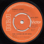 7-tolline plaat DONNIE ELBERT - Time Hangs On My Mind RCA2271 RCA Victor 1972 UK Soul/Funk Kasutatud