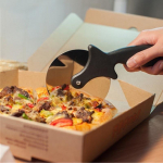 1 tk pitsal&otilde;ikur &uuml;mmargune pitsal&otilde;ikuri rattad koogi-leiva &uuml;mmarguse noaga l&otilde;ikuri pitsat&ouml;&ouml;riistad