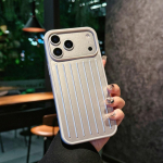Minimalistlik &uuml;hev&auml;rviline iPhone 17 Pro Max 16 15 14 13 jaoks 3D gofreeritud triip stiilne originaal RIMOWA &auml;rikohvri katte jaoks p&otilde;rutuskindel tagakaas iPhone 14 Pro beež