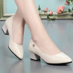 Pulmakingad Naistele Kevad uued naistekingad punased ehtsast nahast terava varbaga Professionaalsed moekingad naiste kingad 35 beež