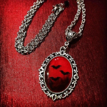 Gooti Blood Bat Dracula inspireeritud vaigust ripats kaelakee Witch Wizardry kaelakee naiste peo soosib punane