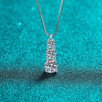 D-v&auml;rvi VVS1 Moissanite teemantkaelakee naiste pulmajuveelidele GRA 925 naelsterlingiga kaetud 18k valge kullaga kaelakeega Zircon