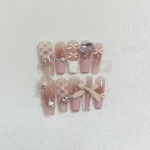 10 tk l&auml;ikiv k&auml;sitsi valmistatud k&uuml;&uuml;ntelpress T&auml;iskattega Bowknot Design Elegantne kirst v&otilde;ltsk&uuml;&uuml;ned Kunstlik manik&uuml;&uuml;r Kantavad k&uuml;&uuml;neotsad XS