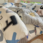 Neljaosaline puhtast puuvillast v&auml;ike v&auml;rske lilleline tekikate &uuml;histoa voodilina Kolmeosaline voodipesu komplekt 1.5m bed