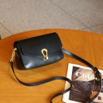 Naiste ehtsast nahast v&auml;ike &otilde;lakott, vabaaja ja moodne kvaliteetne k&auml;ekott, naiste lehma nahast ruudukujuline kaenlaalune kott