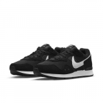 Nike Naiste Venture Runner Lai Must Valge DM8454-001 EU 35.5 valge/must