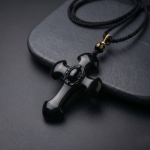 Looduslik must obsidiaanist ristikujuline ripats kaelakee, 3D barokk-nikerdatud amulet, Kaitsev tervendav kristall ehted, K&auml;sitsi kootud n&ouml;&ouml;riga, Unisex kingitus must