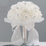 Valge kimp pruudi pruutneitsidele teemantsete pehmete paeltega Kunstlik satiinist pael, roosist lillekimp pulmapeoks valge