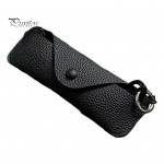 Kaasaskantav prillide hoiukott koos kaelapaelaga pehme kunstnahast p&auml;ikeseprillide &uuml;mbris Naiste meeste l&uuml;hin&auml;gelikkus prillide korraldaja v&auml;lireisiprillide kandekott must