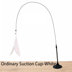 Interaktiivne kassim&auml;nguasi k&auml;ed-vabad kassipulgaga m&auml;ngiv kassipoeg, kes m&auml;ngib lutsukeppi m&auml;nguasja imemistass Linnu-/sulgede kassikepp Lemmikloomatarbed