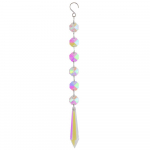 Kristallist p&auml;ikesep&uuml;&uuml;dja ​​prisma vikerkaarep&uuml;&uuml;dja ​​ripats aken rippuv tuulekella auto v&otilde;lu aed Kodu pulmakaunistus