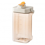 K&uuml;lm veekeetja segistiga Naljakas kleebis suur teekann veemahutavus kann puuvilja limonaadi &auml;mber