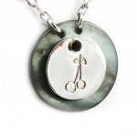 NOA [G0488] - Collier Cr&eacute;ateur 'Nacre en Folie' gris hall