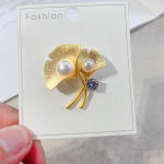 Retro elegantne h&otilde;lmikpuu lehtedest kunstp&auml;rlitest prossid, mood meeste pulmapidu, lilledega tsirkoonist prossid kuld