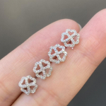 Kvaliteetne tsirkoon neljalehelise ristiku kujuga &otilde;&otilde;nestatud naiste k&otilde;rvar&otilde;ngad, pulmade geomeetrilised k&otilde;rvar&otilde;ngad, juubelikingitused, trendikad peoehted valge