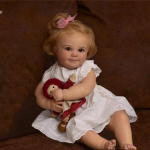 Imeilusad istutatud lokkis juustega reborn nukud June Awake 24'' 60 cm puuvillane keha, pehme simulatsiooninukk Realistic Rebirth beebinukud lastele m&auml;ngukaaslase m&auml;nguasi 60cm cloth body