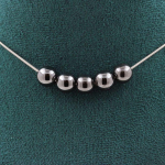 Pierres et Min&eacute;raux. Collier 5 perles H&eacute;matite 8 mm. Chaine en acier inoxydable Collier femmes, hommes. Taille personnalisable.