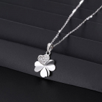 Difeng S999 sterlingh&otilde;bedast neljaleheline ristikheina kaelakee: Elegantne ja trendikas rangluukett naistele. Pure Silver